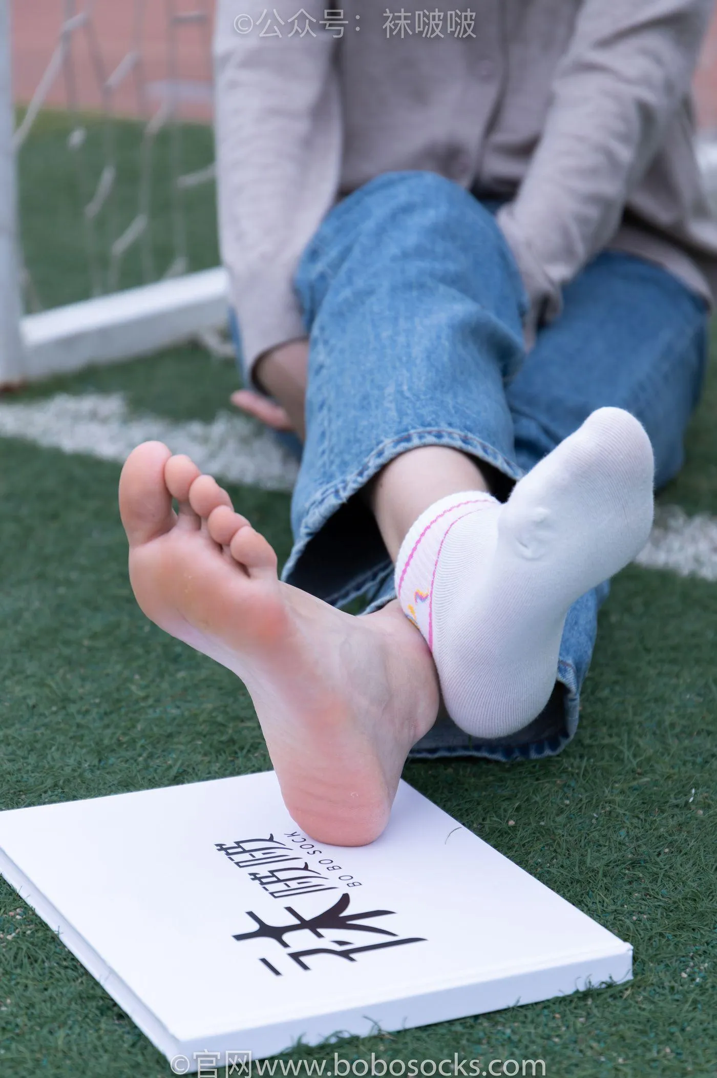 [BoBoSocks袜啵啵]NO.004 泡芙-vans帆布鞋、白棉袜、裸足 [127P]插图8